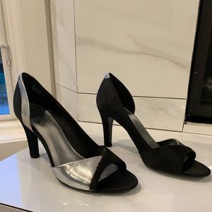 Mootsies Tootsies peep toe black/silver satin heel